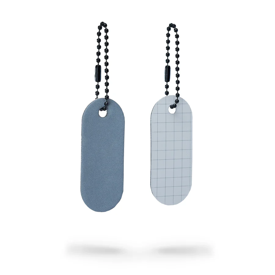 march_reflectivetag_silver_product_twosides_RGB_2000x2000px_900x